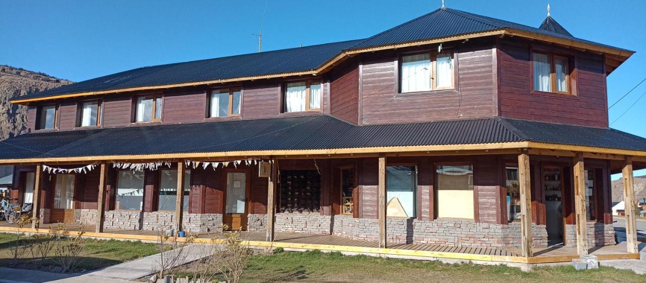 Aparts Complejo Ricanor El Chaltén Eksteriør billede